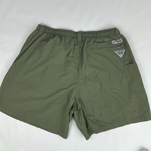 Columbia PFG Men’s Swim Trunks Casual Shorts. Large. Olive Green. No liner.